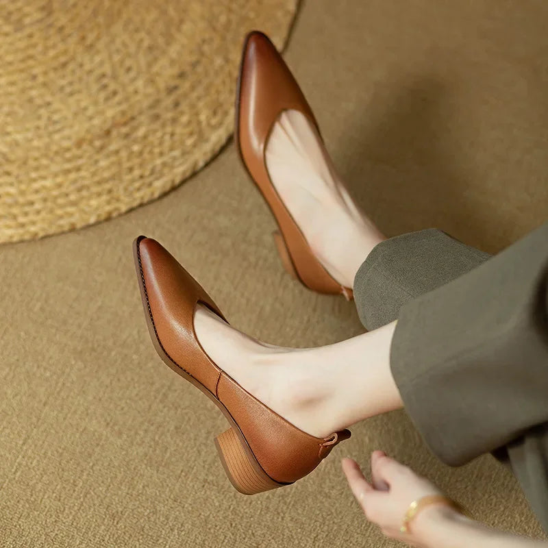 Julie Classic Pumps