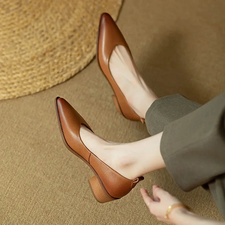 Julie Classic Pumps