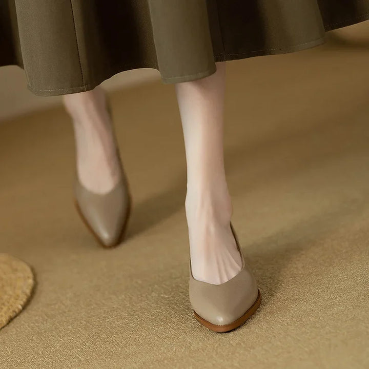 Julie Classic Pumps