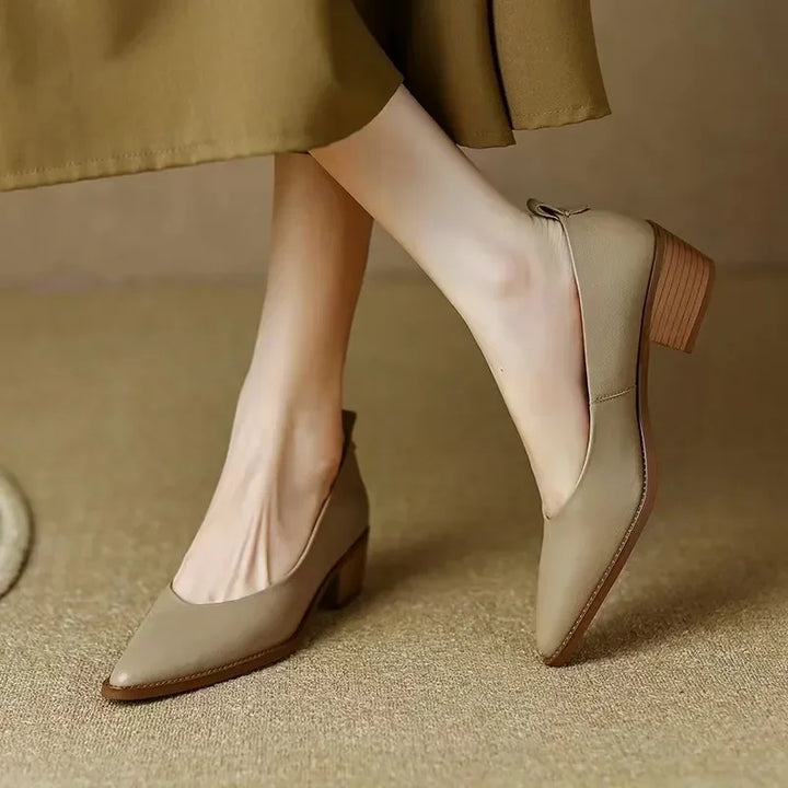 Julie Classic Pumps